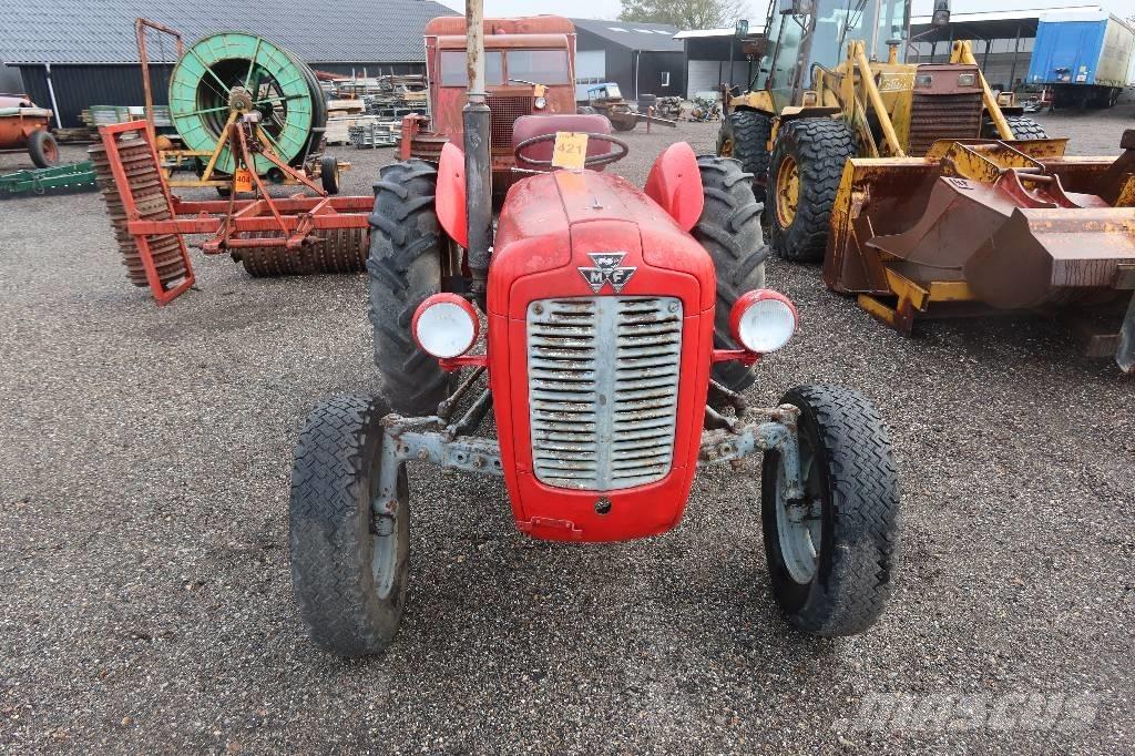 Massey Ferguson 35 Traktorit