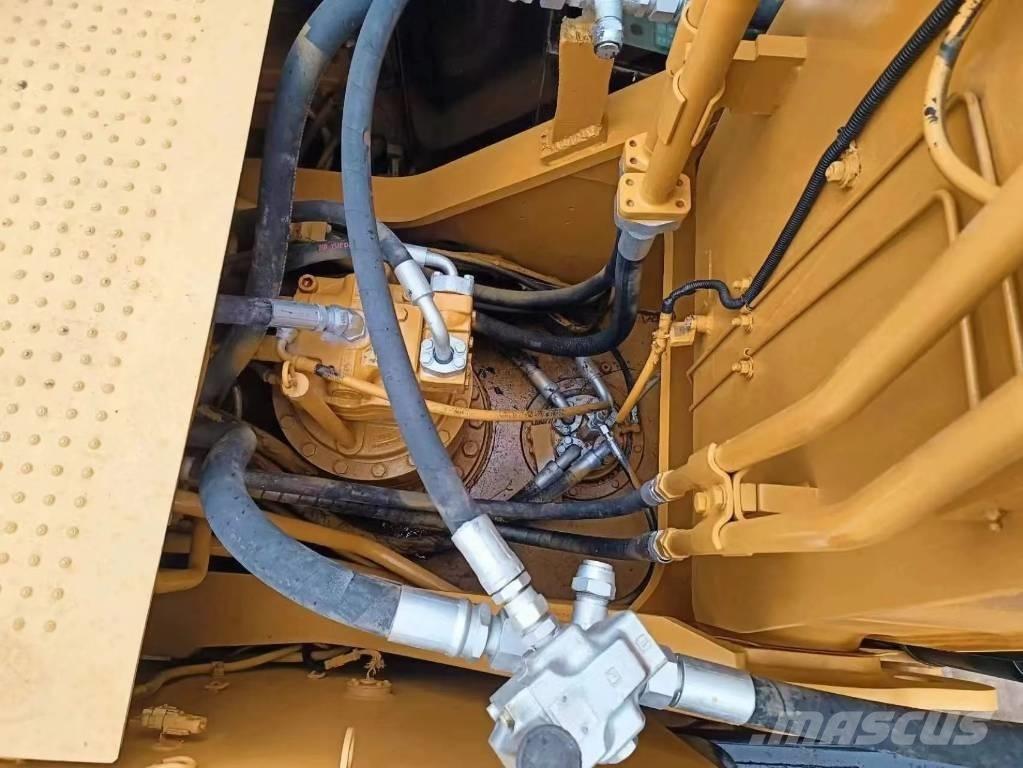 CAT 330 D Telakaivukoneet