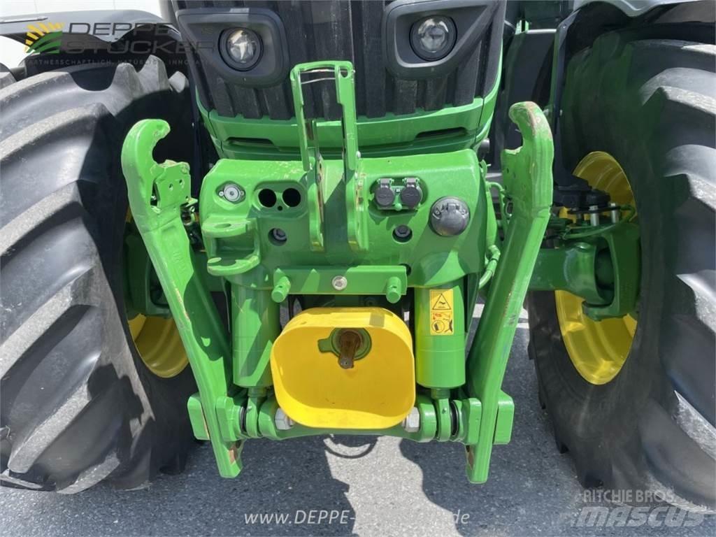 John Deere 6230R Traktorit