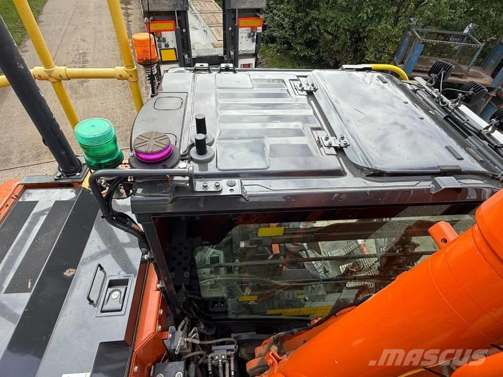 Hitachi ZX 135 US-7 Telakaivukoneet