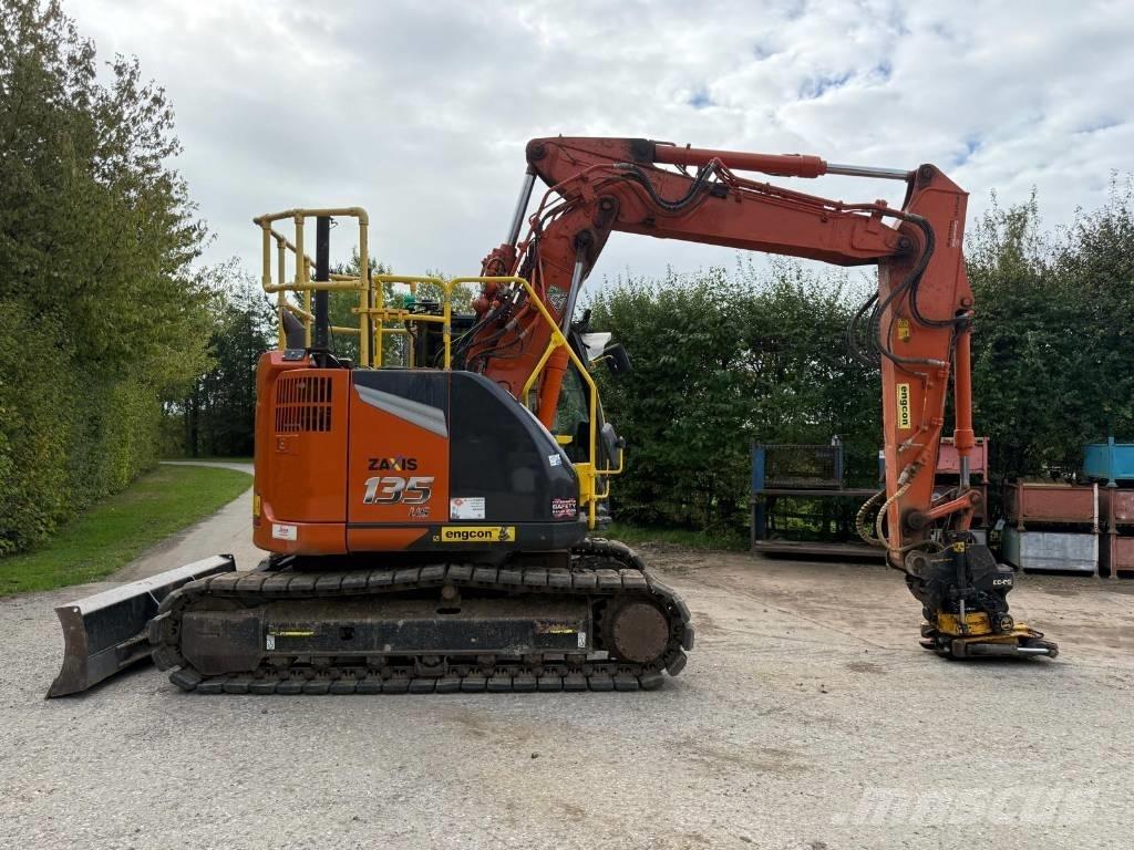 Hitachi ZX 135 US-7 Telakaivukoneet