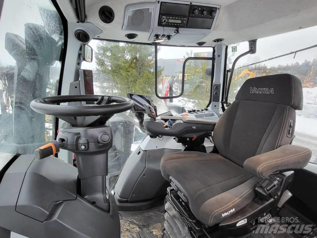 Valtra Q 305 Traktorit