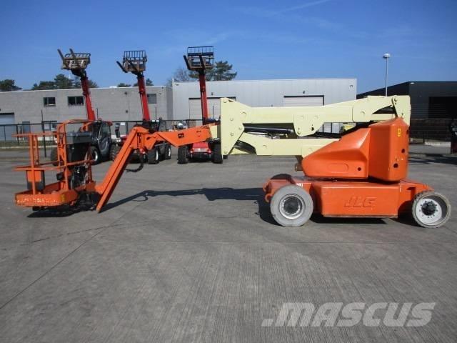JLG E 400 AJPN (817) Pienikokoiset itseliikkuvat puominostimet
