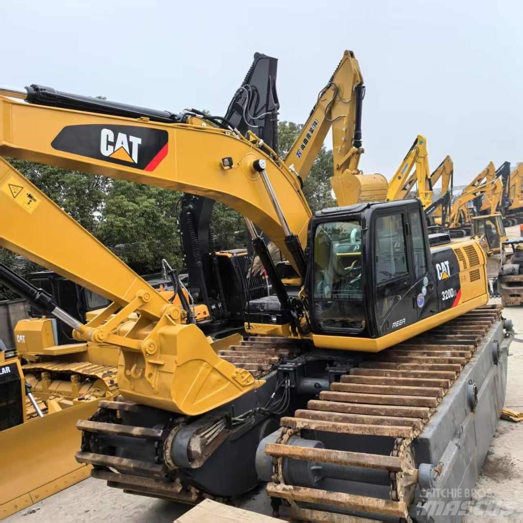 CAT 320 D Amfibio-kaivinkoneet