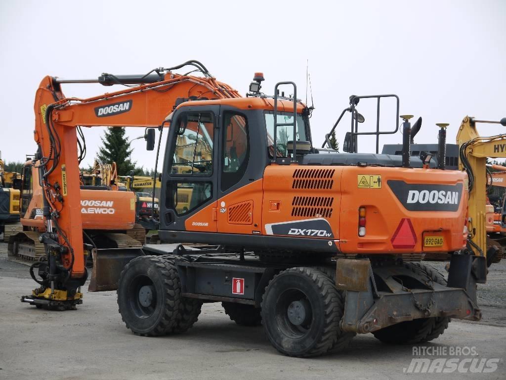 Doosan DX 170 W-5 Pyöräkaivukoneet