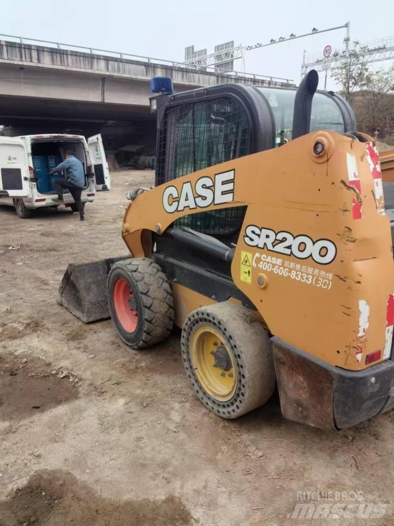 CASE SR200 Liukuohjatut kuormaajat