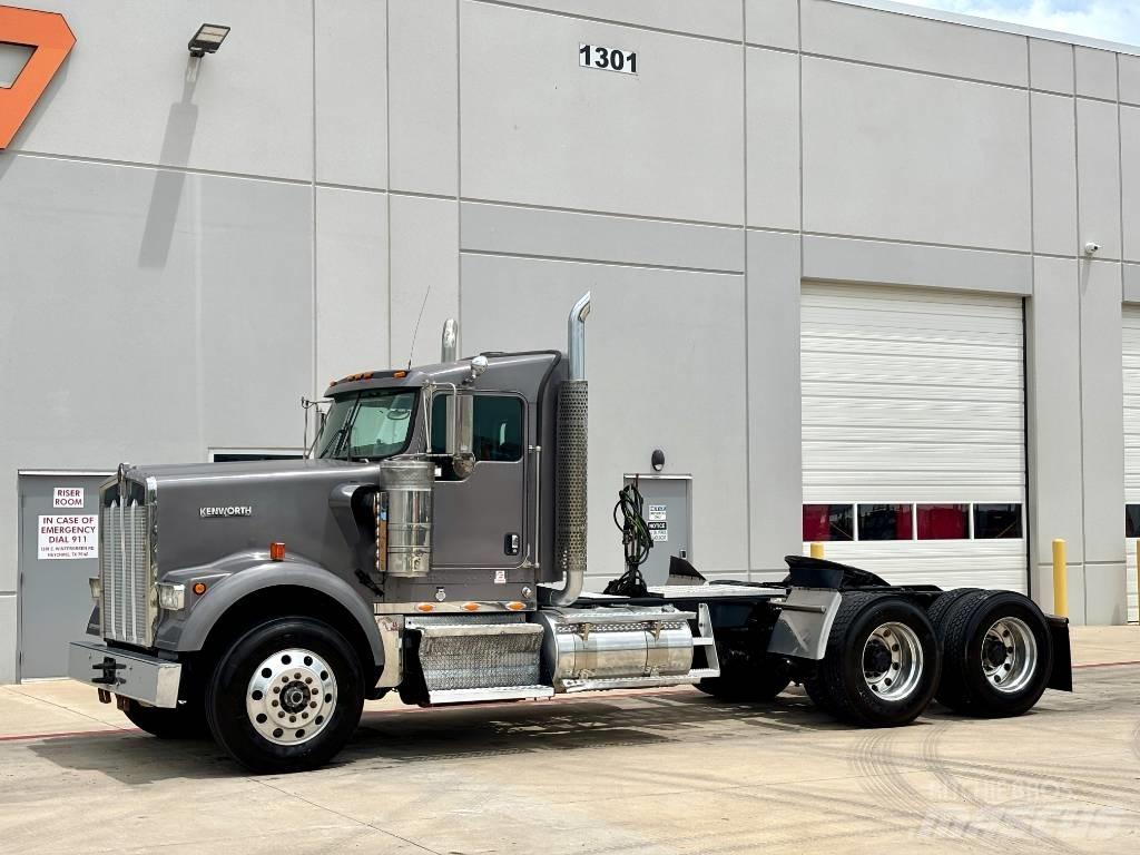Kenworth W 900 Vetopöytäautot