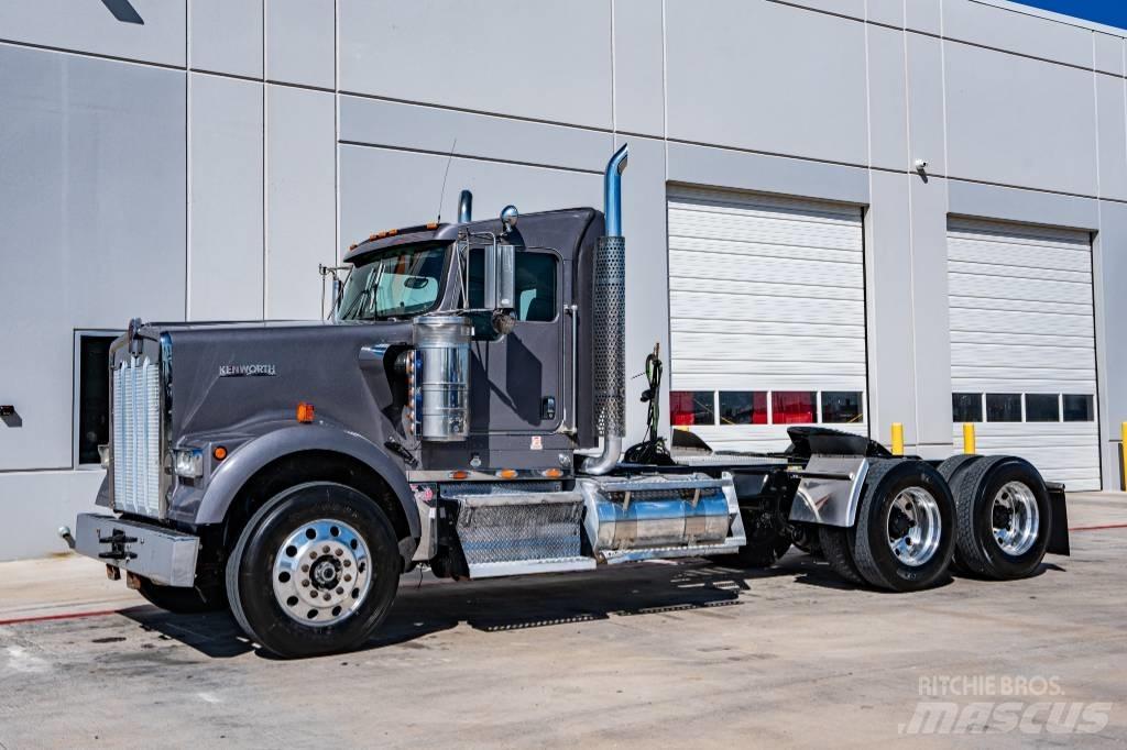 Kenworth W 900 Vetopöytäautot