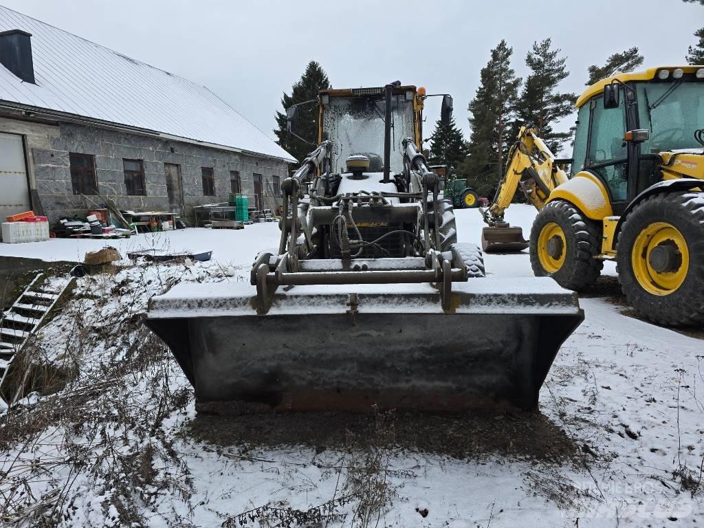Valmet 6000 4x4 Kaivurikuormaajat