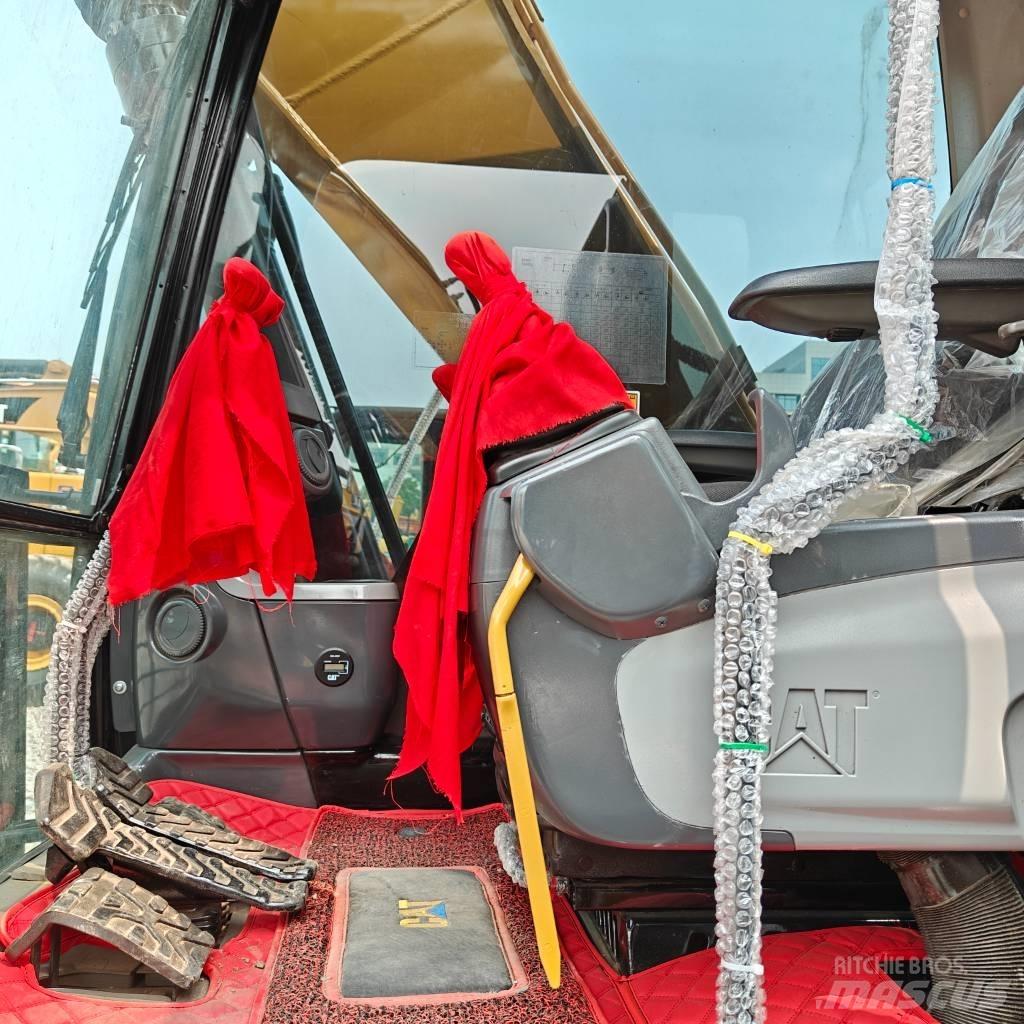 CAT 323D Telakaivukoneet