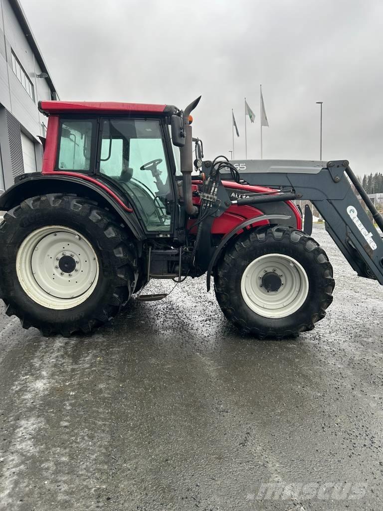 Valtra N141 Advance Traktorit