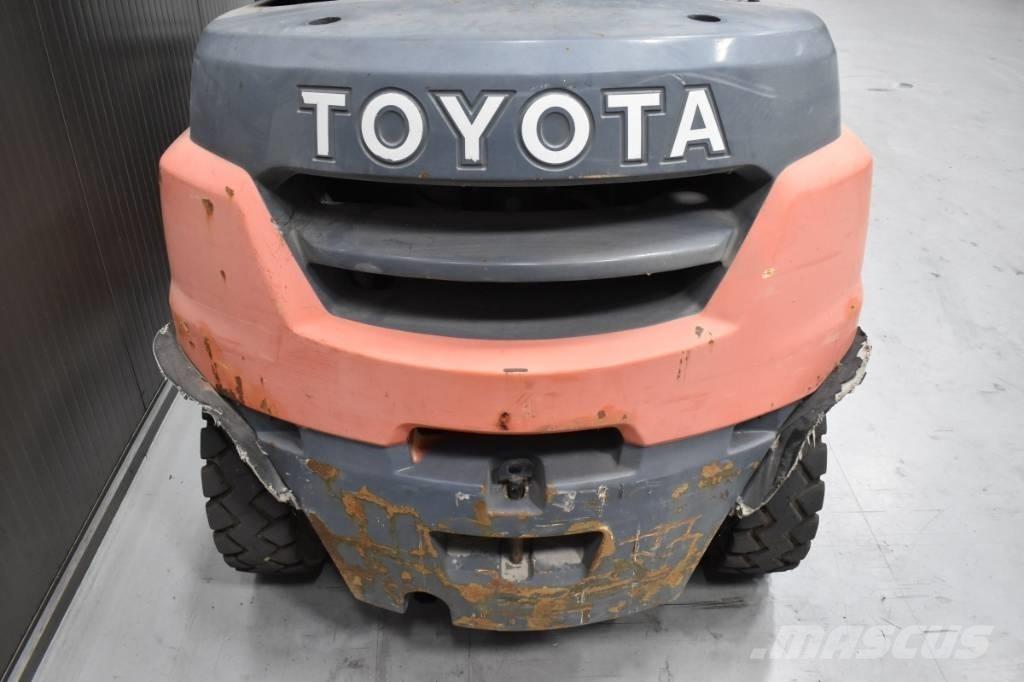 Toyota 40-8FD35N Dieseltrukit