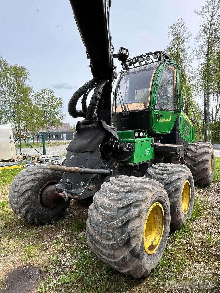 John Deere 1070E Harvesterit