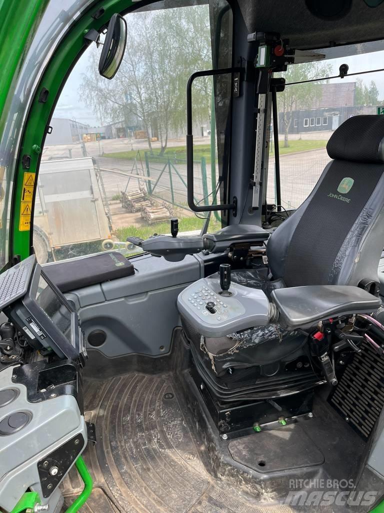 John Deere 1070E Harvesterit
