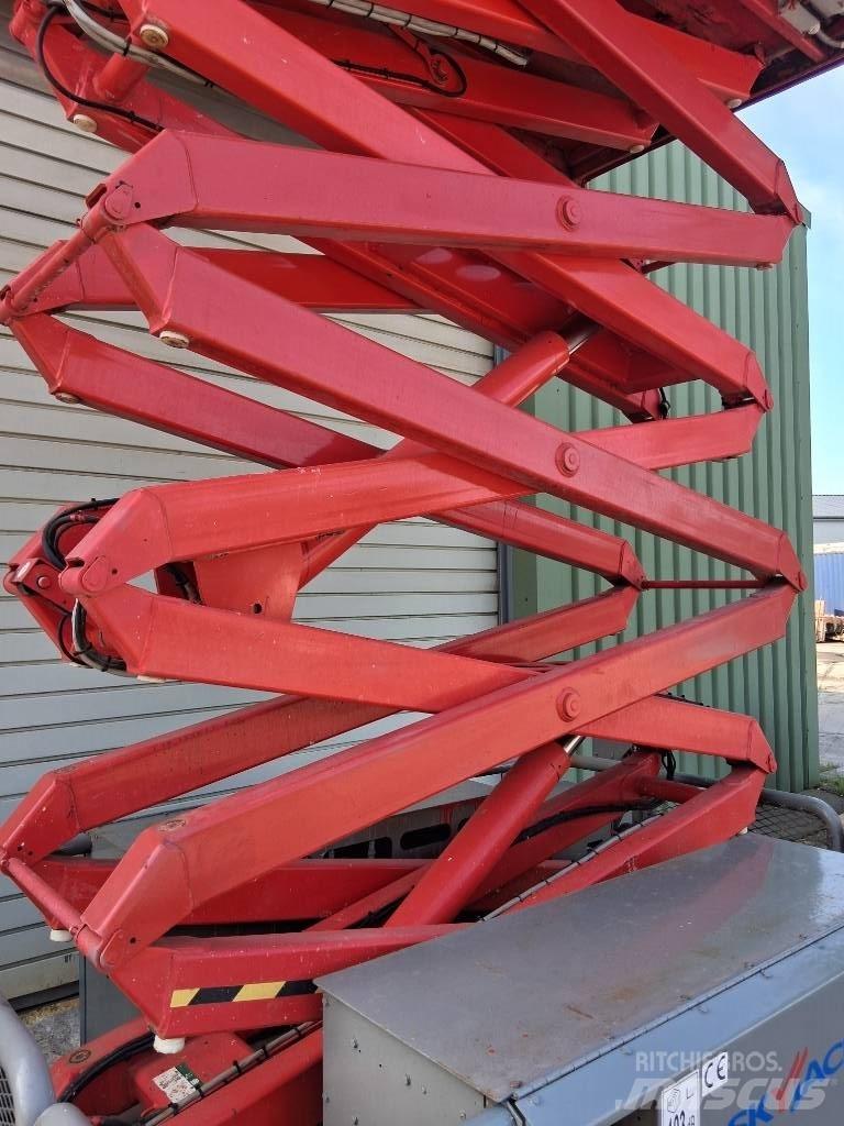 SkyJack SJ 6832 RT Saksilavat