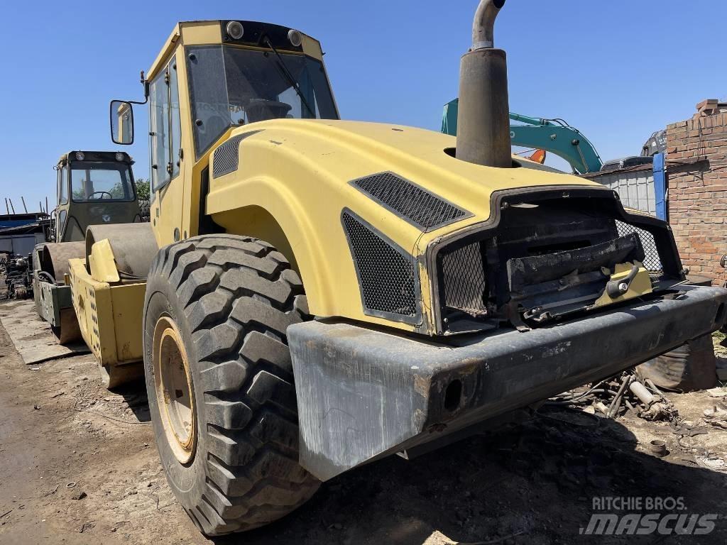 Bomag 226-4 Yksivalssijyrät