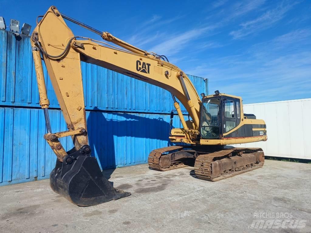 CAT 325 Telakaivukoneet
