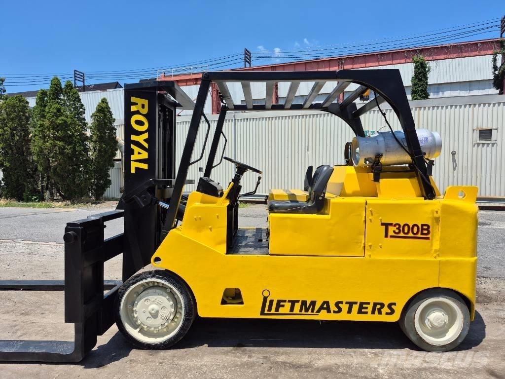 Royal T300B Maastotrukit