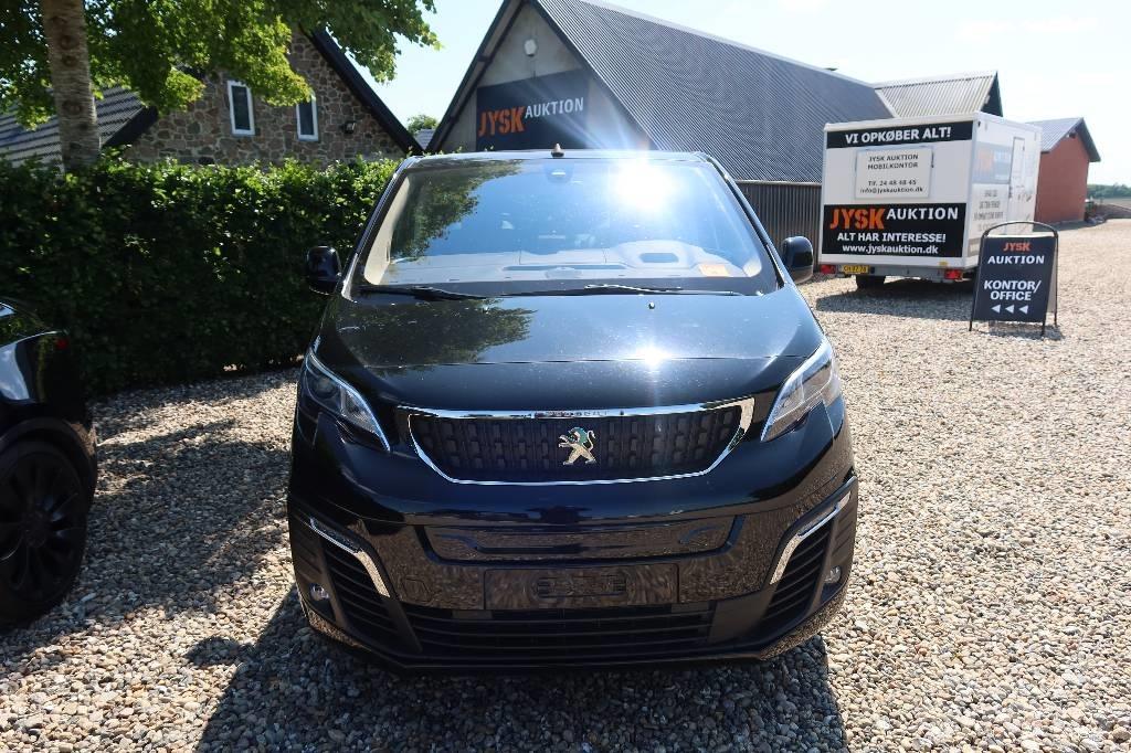 Peugeot E-Traveller Henkilöautot