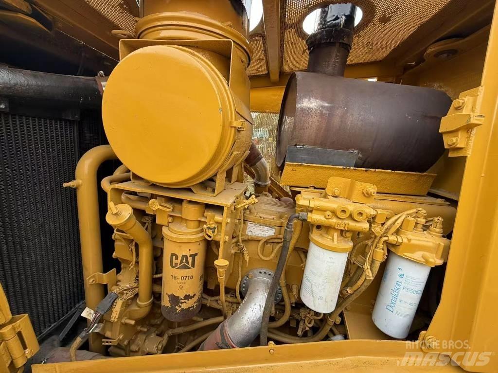 CAT D 8 T Telaketjupuskutraktorit