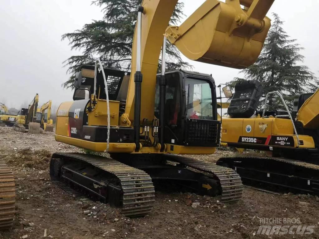 CAT 320 D Telakaivukoneet
