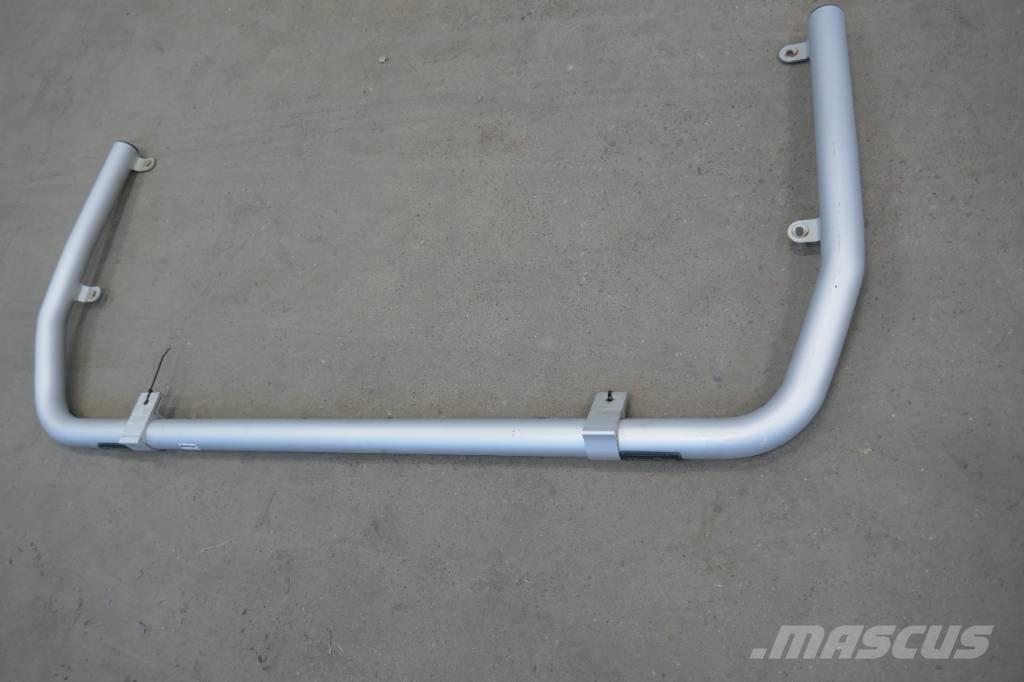  Trux Top-Bar Ohjaamot ja sisustat