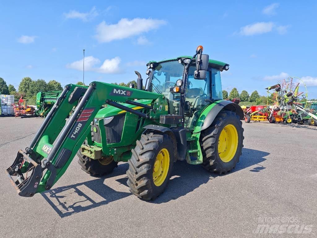 John Deere 5115 R Traktorit