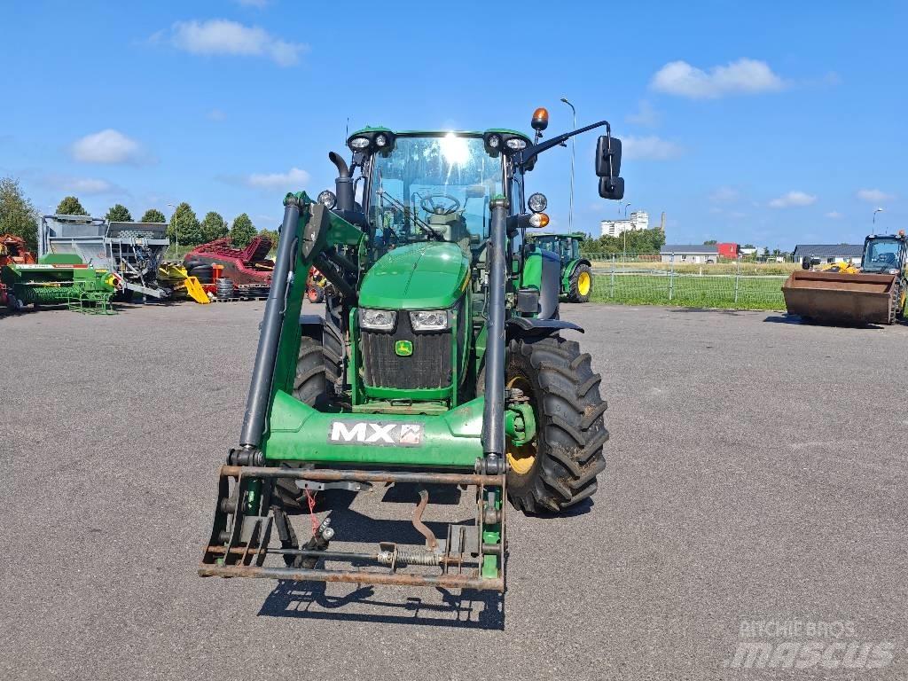 John Deere 5115 R Traktorit