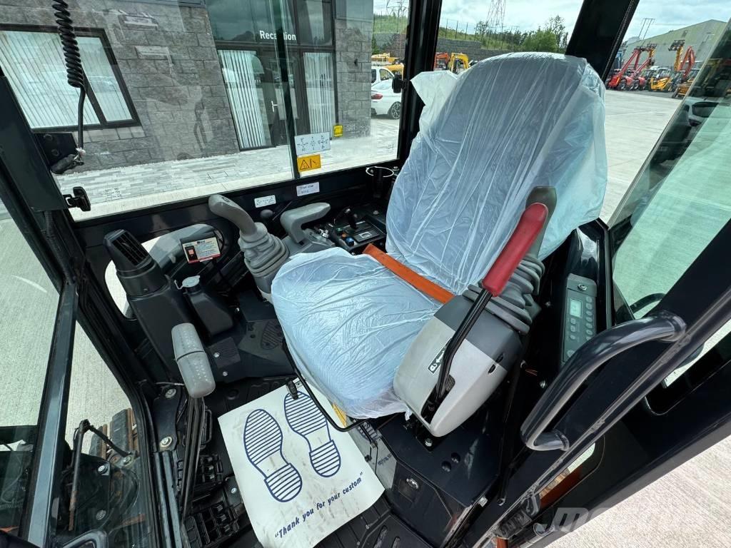 Hitachi ZX 26 U-6CLR Minikaivukoneet < 7t
