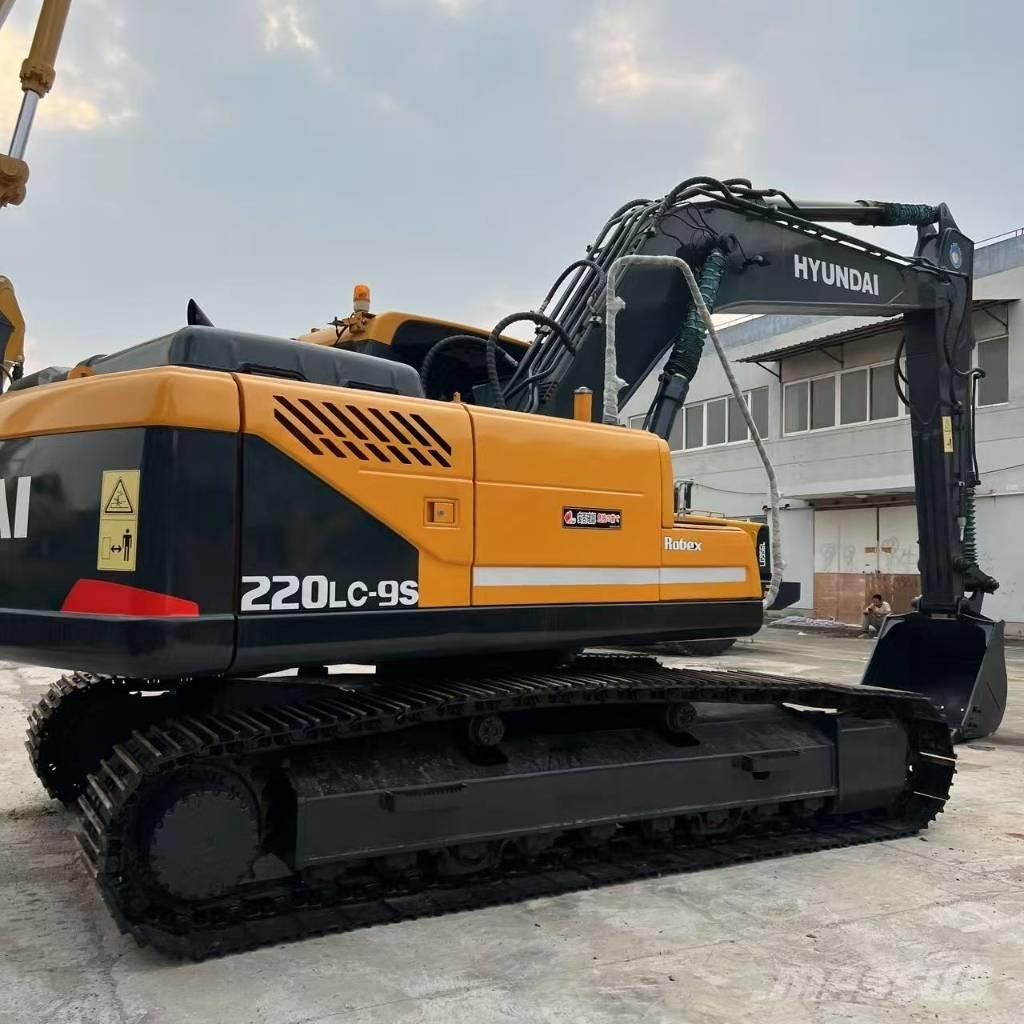 Hyundai R220LC-9S Midikaivukoneet 7t - 12t