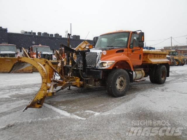 International 7400 Lumiaurat