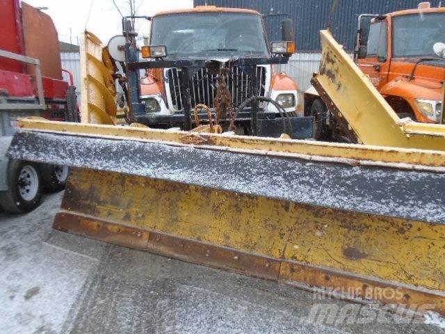 International 7400 Lumiaurat