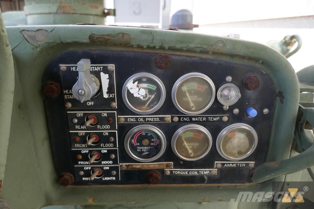 CAT D7F Ex-army Telaketjupuskutraktorit