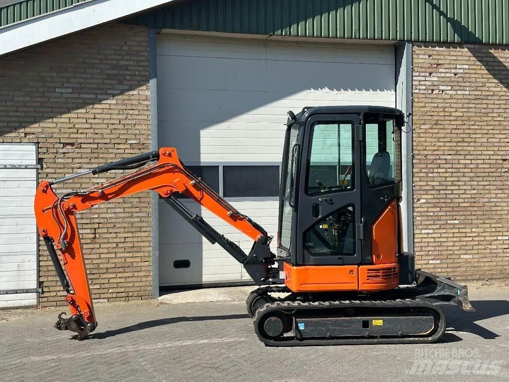 Hitachi ZX26U-6CR Minikaivukoneet < 7t