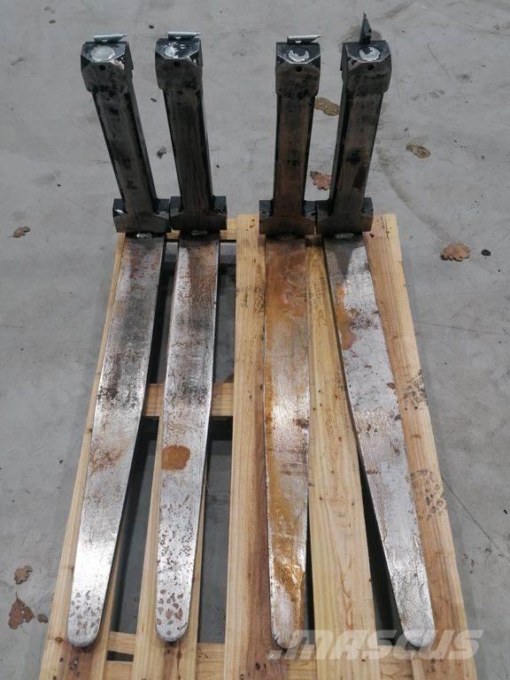  VORKENSET . Haarukat