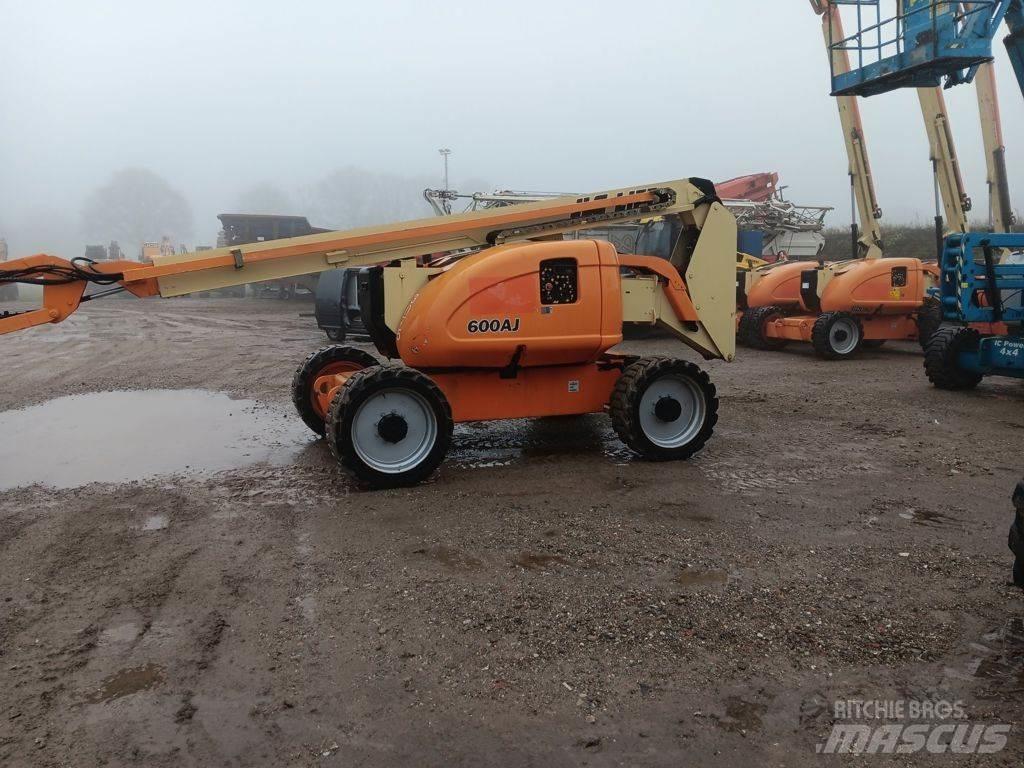 JLG 600AJ Kuukulkijat