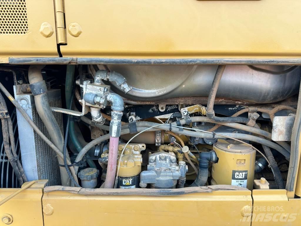 CAT D 6 N XL Telaketjupuskutraktorit