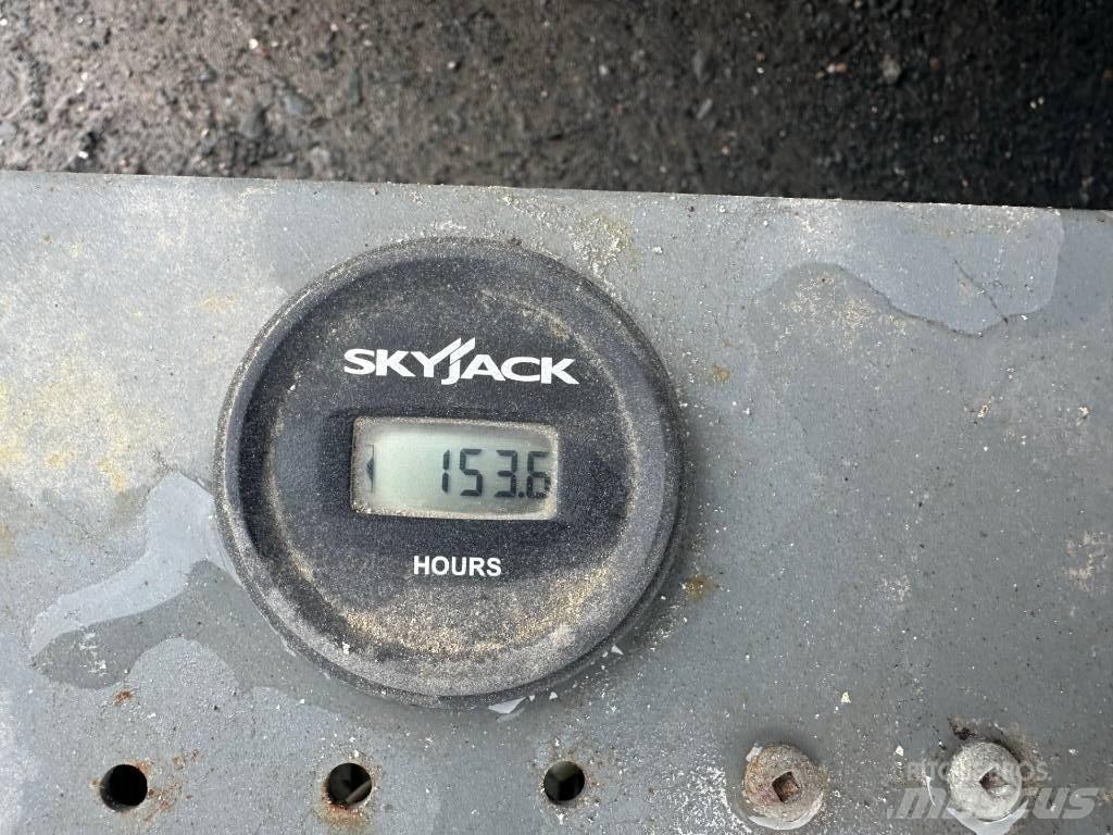 SkyJack SJ 3219 Saksilavat