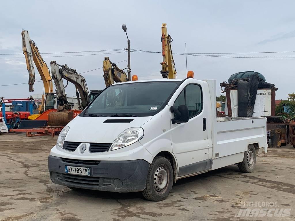 Renault Trafic Pakettiautot