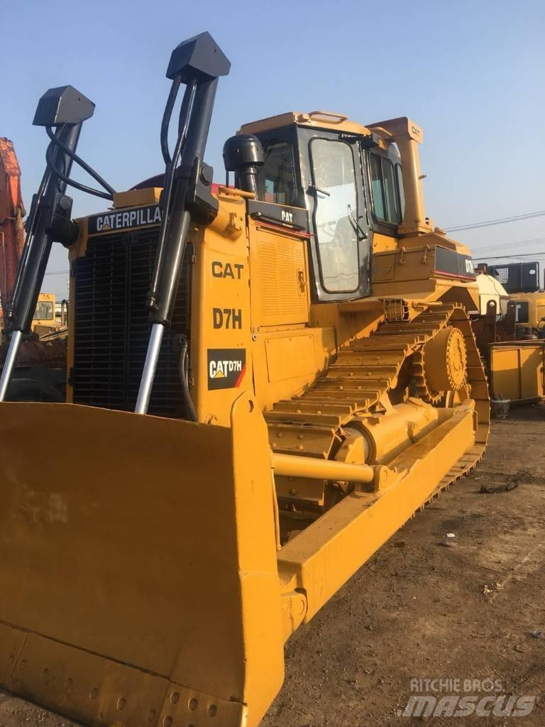 CAT D7H Telaketjupuskutraktorit