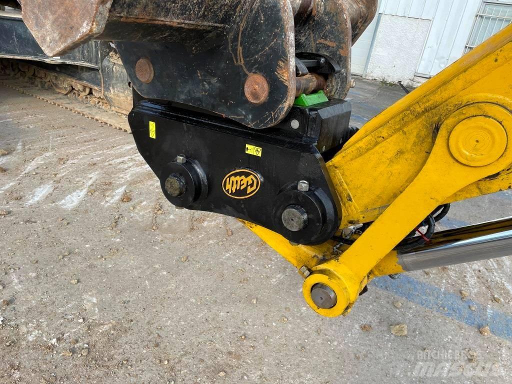 Komatsu PC240LC-11E0 Telakaivukoneet