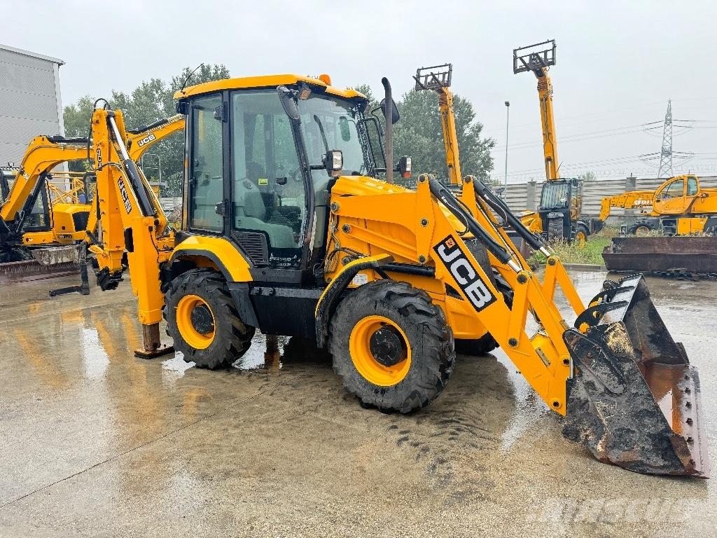 JCB 3 CX / compact Kaivurikuormaajat