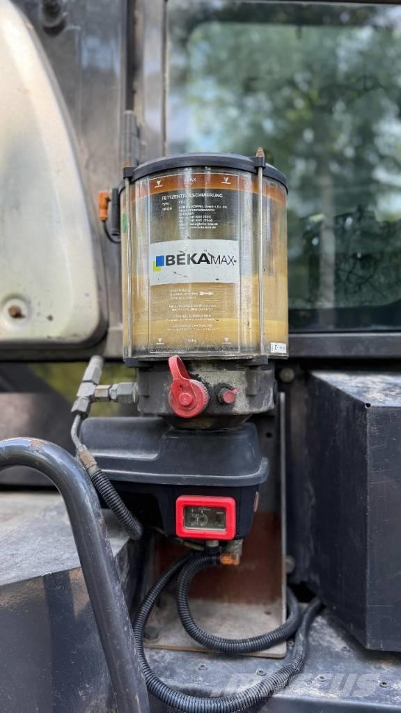 Hitachi ZW 140 Pyöräkuormaajat