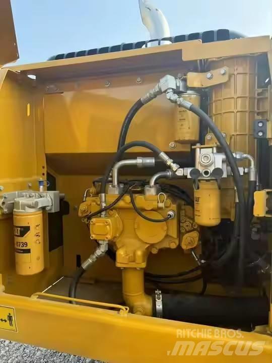 CAT CAT323D2L Midikaivukoneet 7t - 12t