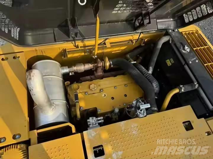 CAT CAT323D2L Midikaivukoneet 7t - 12t