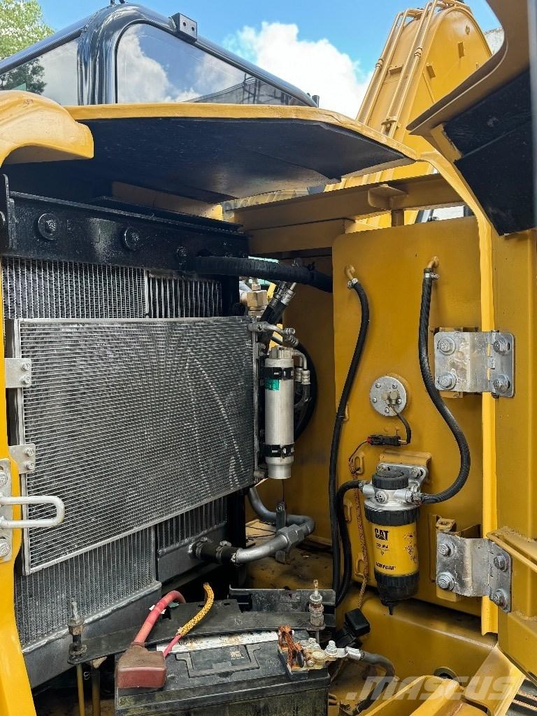 CAT 307 Minikaivukoneet < 7t