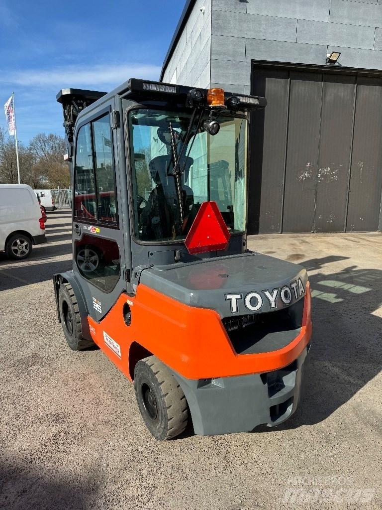 Toyota 52-8FDJF35 Dieseltrukit