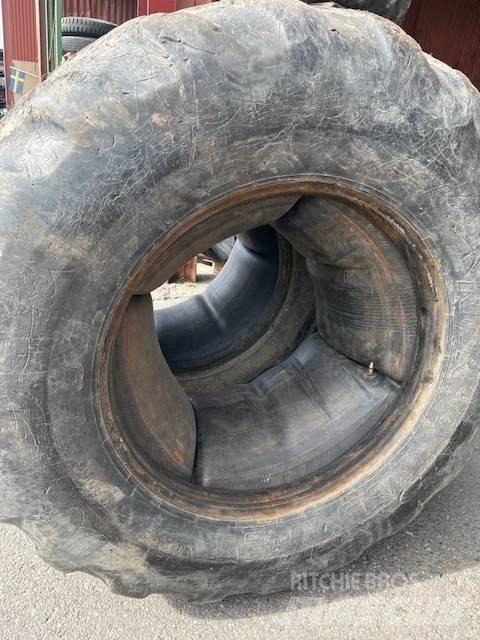 Nokian 600/55-26.5 Renkaat ja vanteet