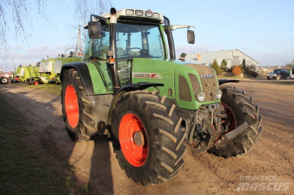Fendt 716 Traktorit