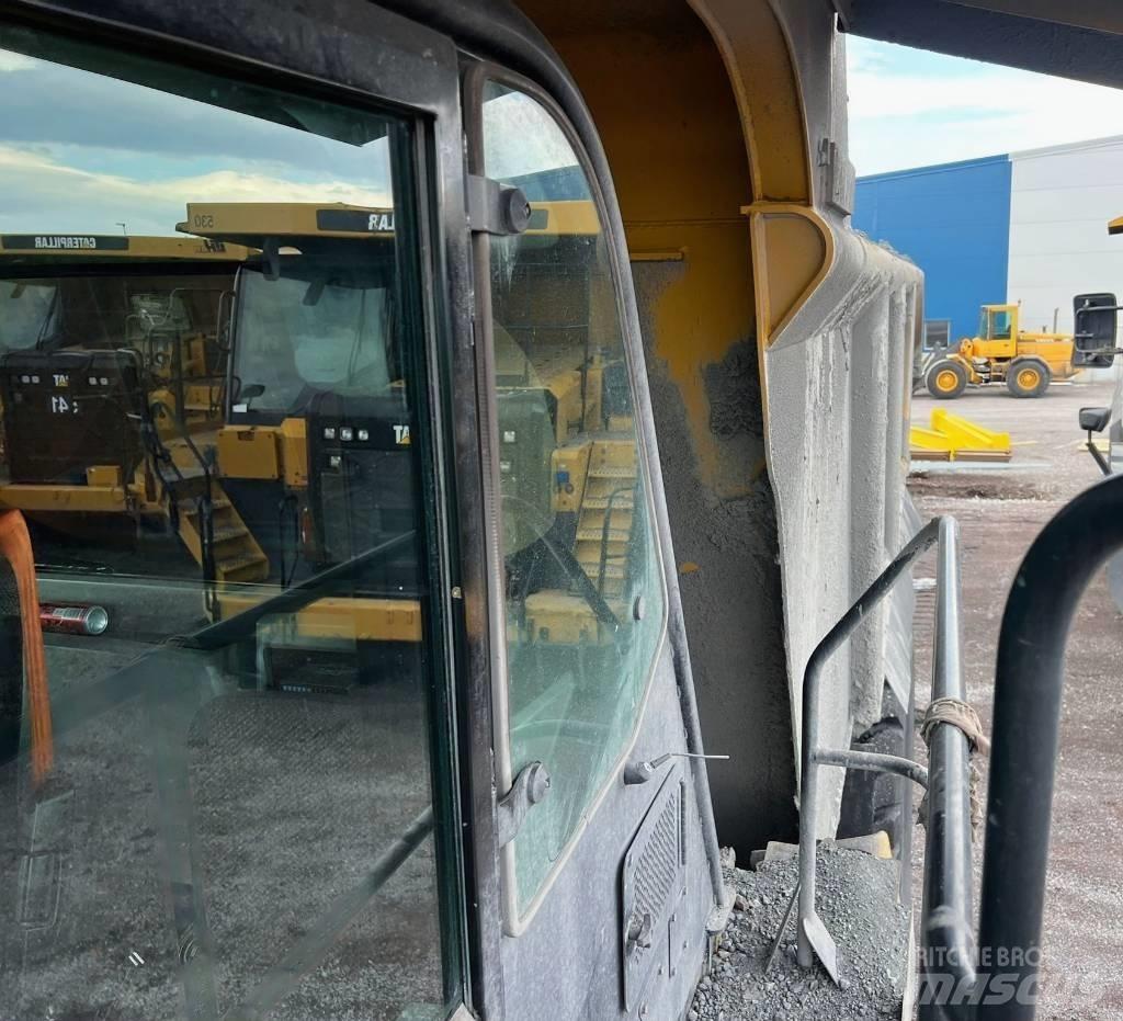 CAT 775 G Maansiirtoautot